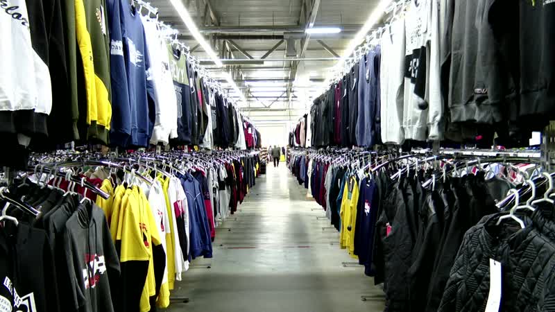 одежда и обувь логотип. Bask магазин. компания мир одежда. магазин мир одежды и обуви кабанск. магазин мир одежды рассказово.