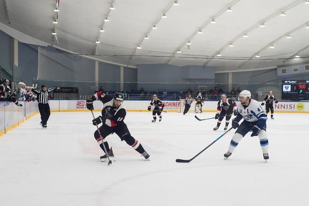 хоккейная команда тамбов. хоккеисты зеленая команда.